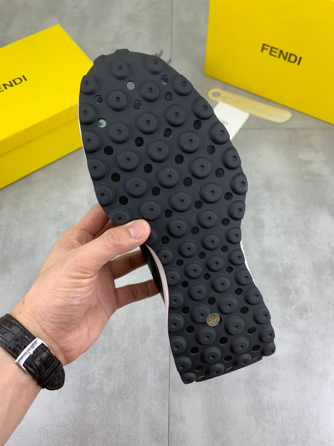 ​Men's shoes 💰P440 💰【New】Little monster 🆘 New FENDI 🕶️🕶️Simple routing effect, showing an elegant and cool driving shoe 🎬Using imported calfskin + first-layer pigskin lining🐂Excellent material🎬Detailed workmanship 🤗Comfortable foot feel➰➰. ​Pair it with any outfit to show your taste and temperament, low-key luxury ♻️Design ​simple and elegant ​noble and fashionable 🍃​Very loved and favored by trendy men 💓❤️size: 38-44 (45 customized) 3️⃣colors available